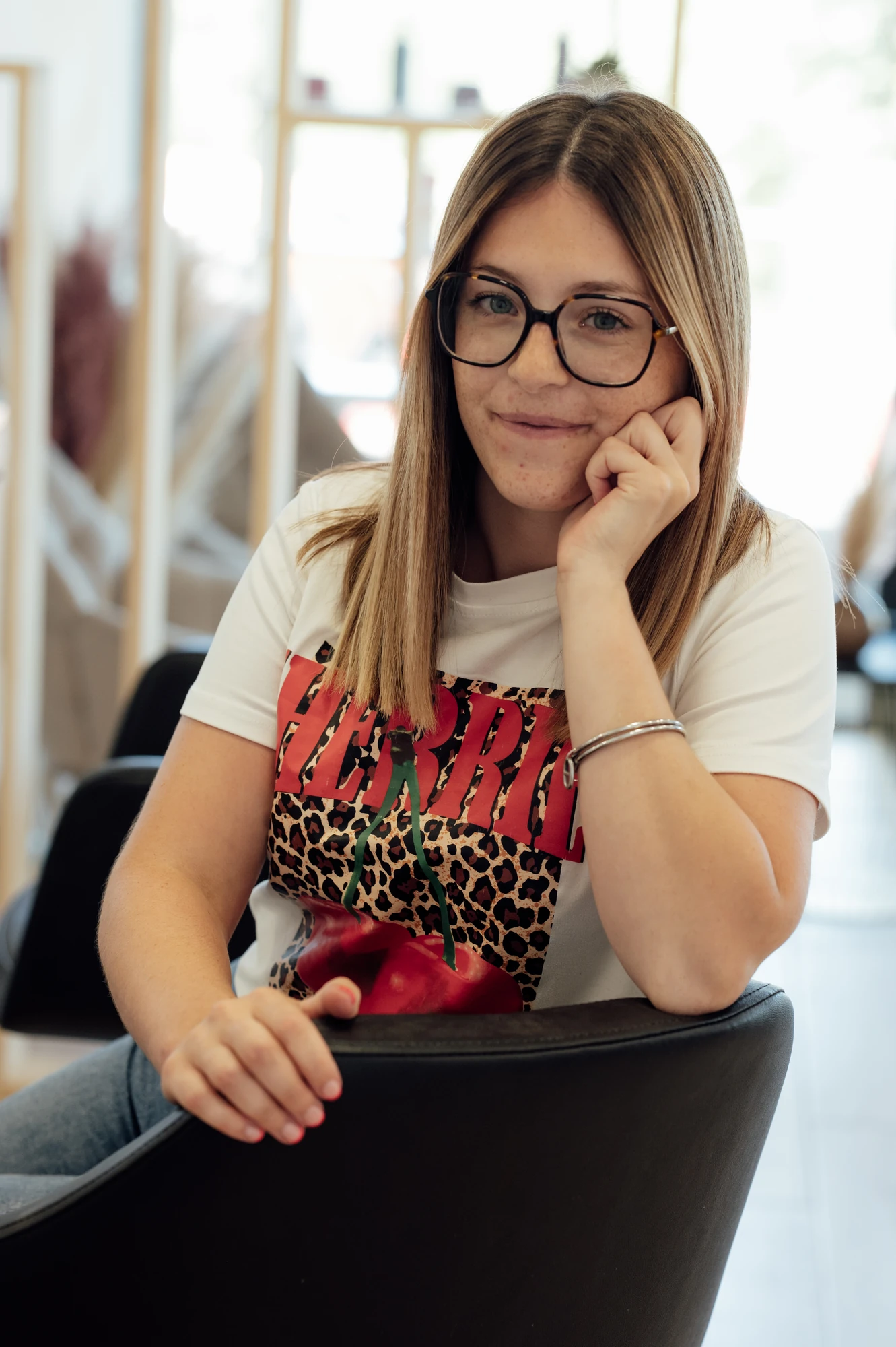Laurine, coiffeuse chez Nuances Candy
